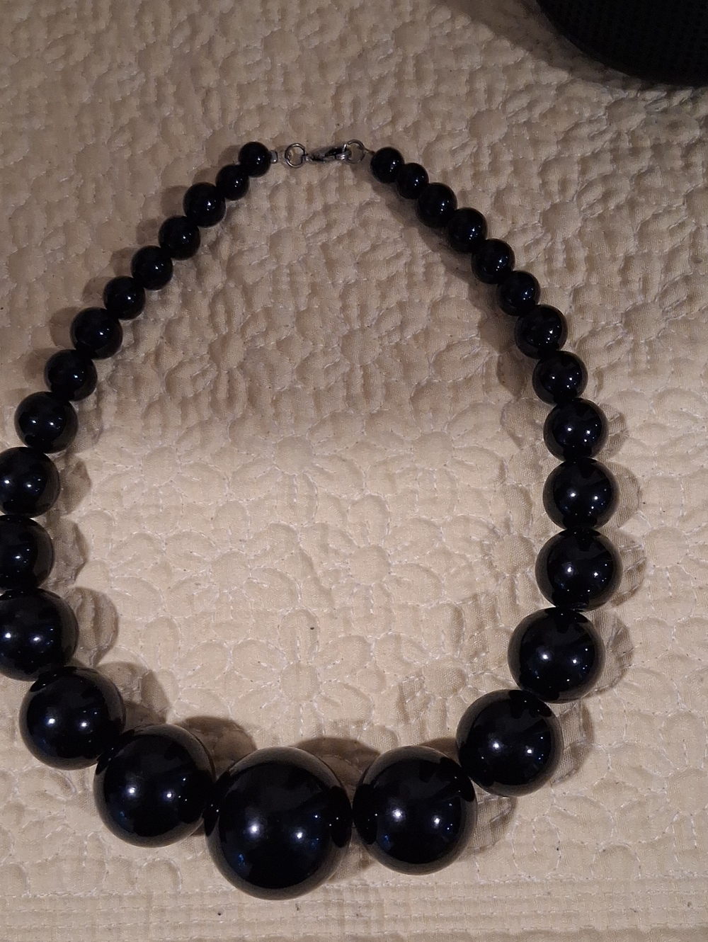 Polished Black Bead Necklace for Women - Timeless Statement